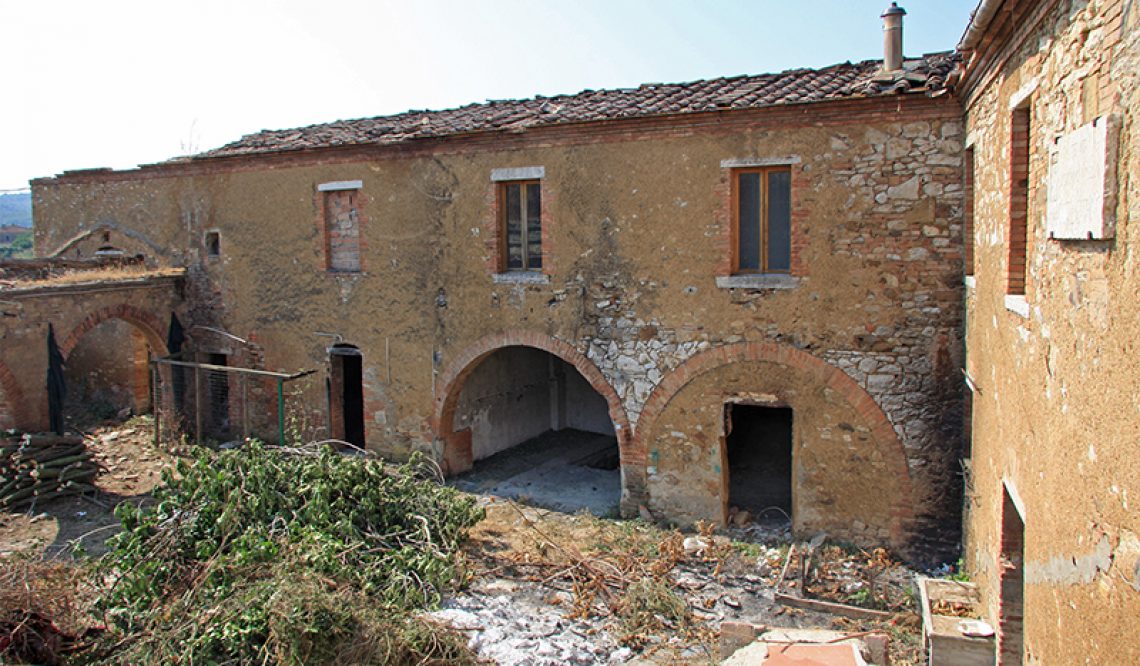 Luxury hamlet for sale in Tuscany.Charming hamlet to Renovate: Great Investment