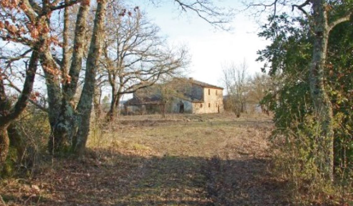 How to sell a farmhouse in Umbria that requires renovation