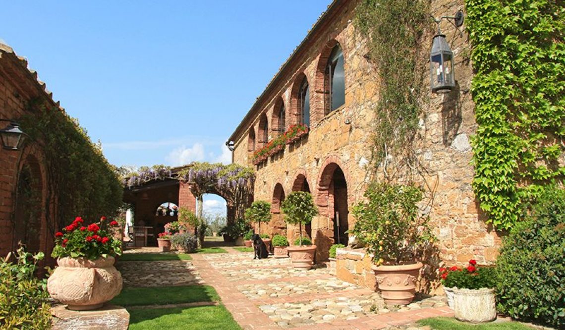 Price reduction for renovated farmhouse in Tuscany