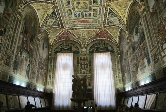 Piccolomini library in Siena. Jewel enclosed in the cathedral
