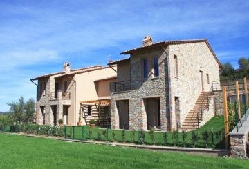 Vendere una villa di nuova costruzione a clienti russi a San Casciano dei Bagni, Toscana