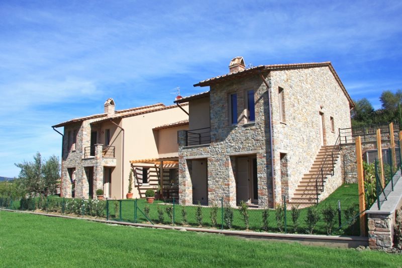 Selling a newly built villa to Russian clients in San Casciano dei Bagni, Tuscany