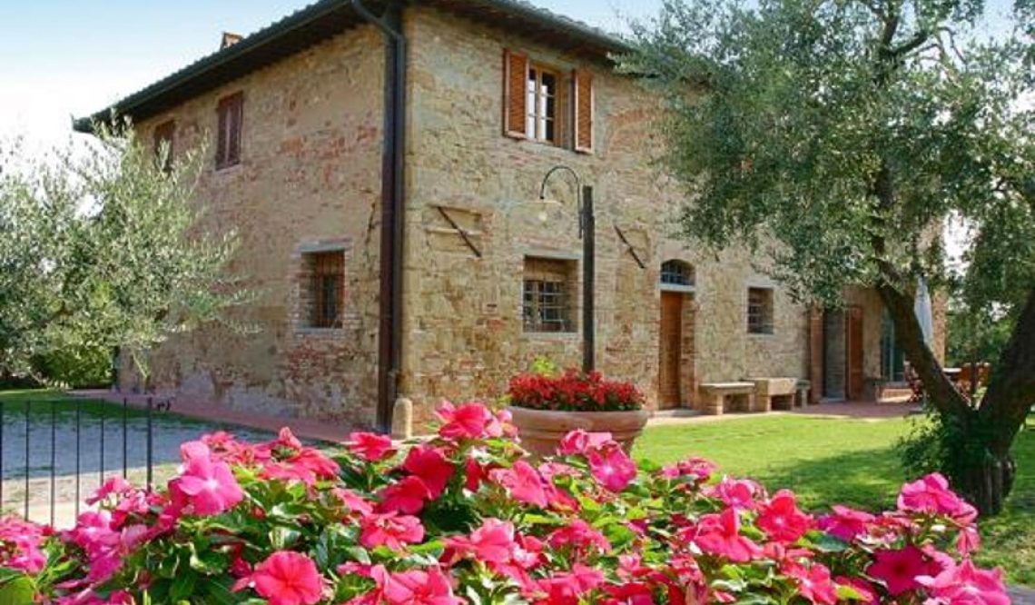 We are looking for a prestigious property in Tuscany for an important client