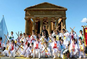 La festa del mandorlo in fiore ad Agrigento in Sicilia
