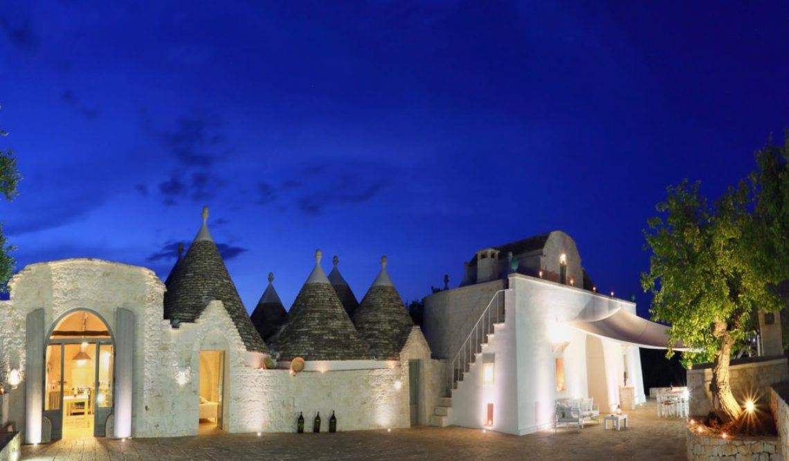 Undici trulli bianchi: in the hearth of Valle d’Itria the tradition becomes charm