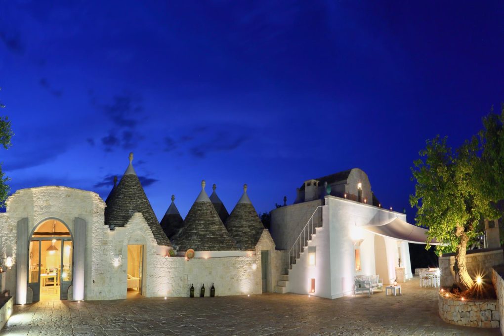 Undici trulli bianchi: in the hearth of Valle d’Itria the tradition becomes charm