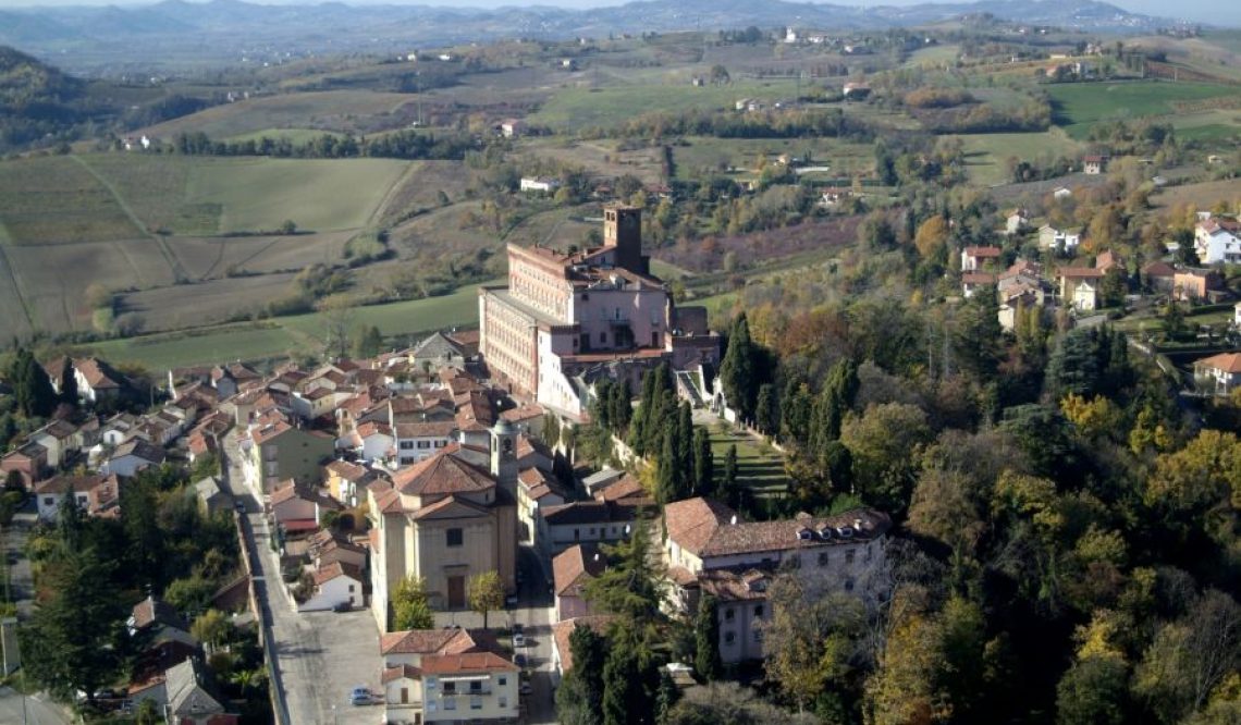 Neogotico e barocco s’incontrano in una dimora senza tempo: il Castello di San Giorgio nel Monferrato
