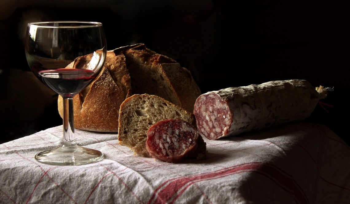 Forbes e le imperdibili “wine&food destinations”: anche Montefalco, Montepulciano, e Montalcino