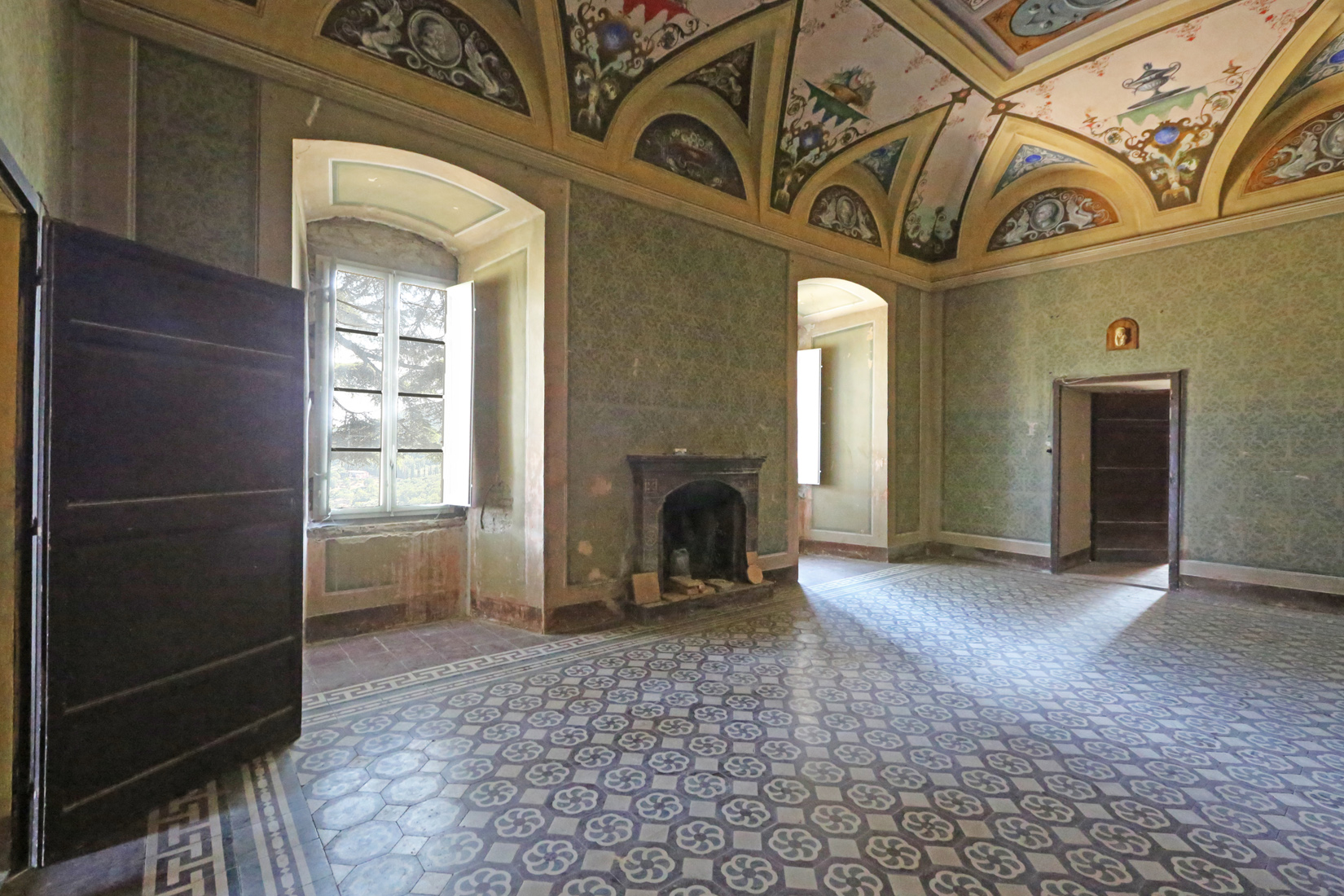 Замок Монтесперелло в Умбрии: между историей и современностью
