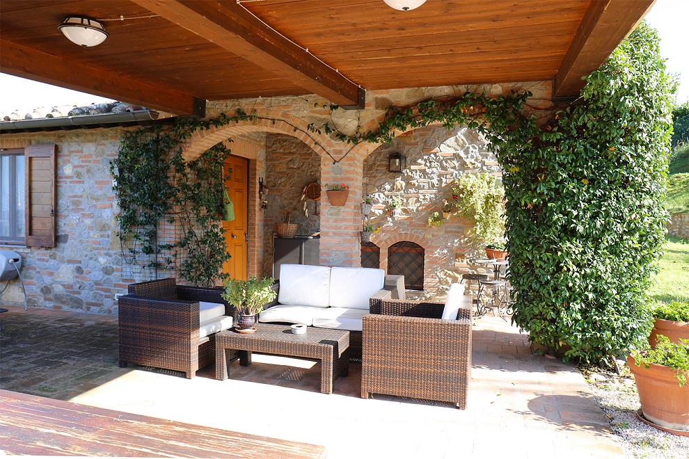 Our Agent Chiara Pompili tells us about selling “La Loggia Pievese”
