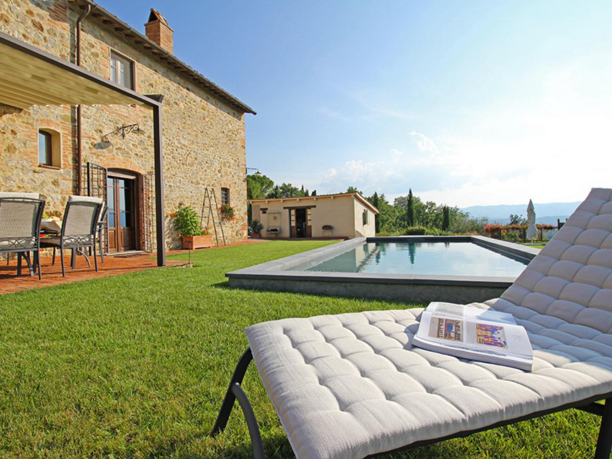 Great Estate and Great Stays celebrate Perugino and Signorelli in the new Repubblica Guide