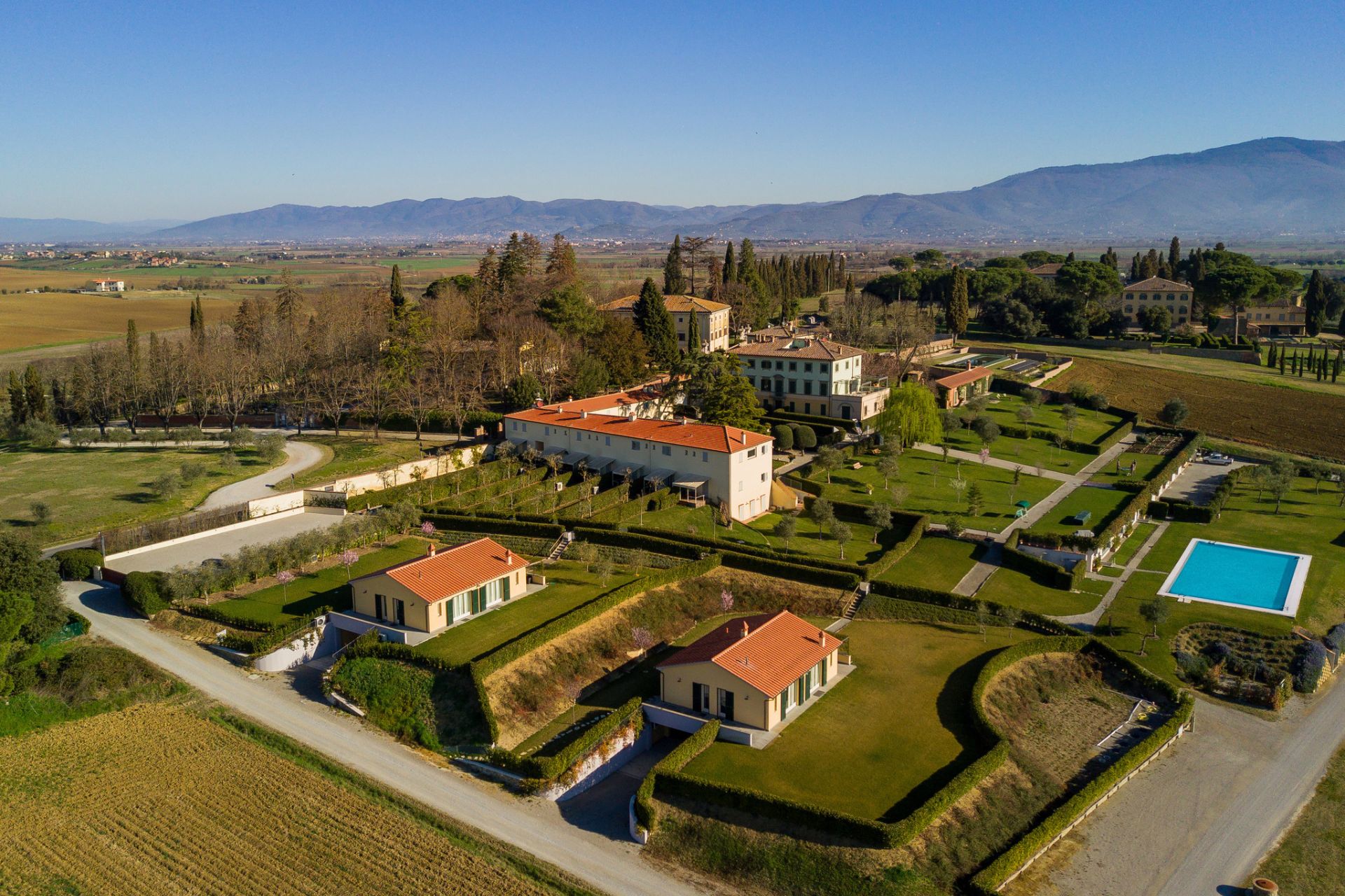 Residenze Borgo Syrah: exclusive residences among the hills and vineyards of Cortona