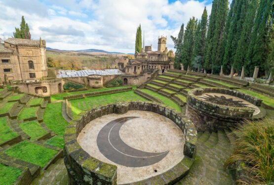 The secret gardens of Umbria and Tuscany, between beauty and creativity